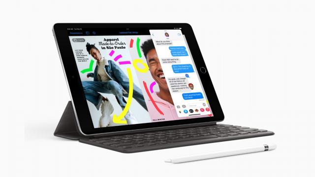 <b>Apple anunță un nou iPad 10.2 (de buget); Are CPU A13 Bionic, suport Center Stage pentru videoconferințe și True Tone</b>Astăzi a avut loc cel mai important eveniment Apple din acest an. A debutat astfel noua serie de telefoane iPhone 13, sosind 4 noi modele succesoare pentru gama iPhone 12. Totuși, au apărut surprize și pentru pasionații de tablete și utilizatorii de Apple