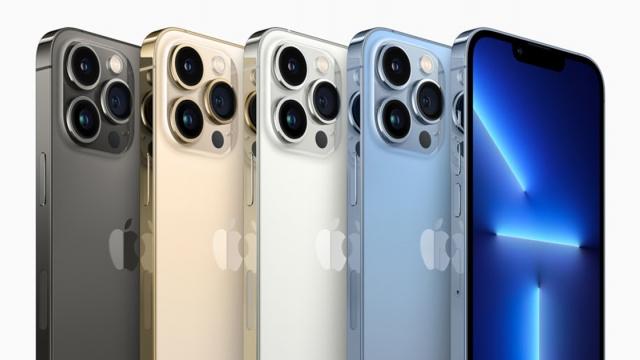 <b> iPhone 13 Pro şi 13 Pro Max devin oficiale: ecrane cu refresh rate de 120 Hz (ProMotion), baterii mai mari, stocare de 1 TB</b>iPhone 13 a fost vedeta serii de azi, când Apple a ţinut începând cu ora 20:00 tradiţionalul sau eveniment de toamnă. Seria iPhone 13 include 4 modele: iPhone 13, 13 mini, dar şi vedetele, iPhone 13 Pro şi iPhone 13 Pro Max. Lor le-au fost rezervate