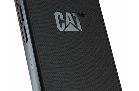 CAT S61 - Fotografii oficiale: Cat S61 Back Angled.jpg