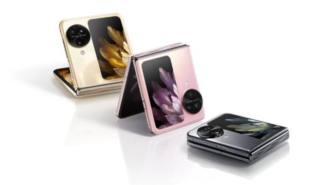 <b>OnePlus pare că pregătește lansarea primului pliabil cu clapetă din portofoliu; Când sosește OnePlus V Flip?</b>Se vehiculează că OnePlus pregătește lansarea a două telefoane pliabile în 2025. Pe de o parte se discută intens despre OnePlus Open 2, succesor pentru primul pliabil tip carte din portofoliul companiei. Pe de altă parte, azi aflăm prin intermediul
