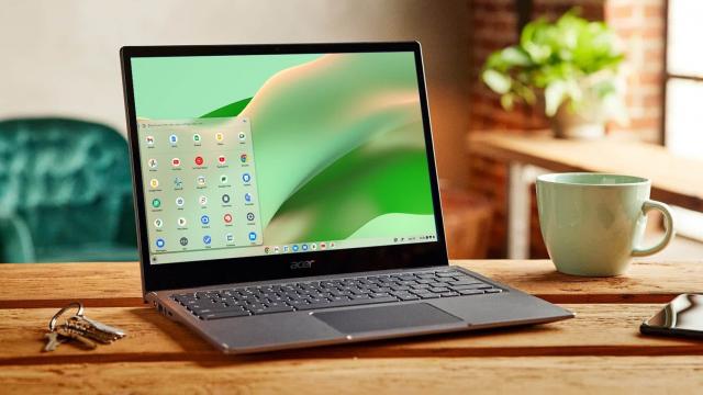 <b>Chrome OS ar putea deveni Android; Încercarea Google de a concura cu iPad-ul</b>Google pare să-și concentreze toate eforturile pe Android, urmând să transforme complet Chrome OS într-o extensie a acestuia. Conform unor serse interne citate de Android Authority, compania lucrează la un proiect pe termen lung pentru a migra Chrome OS