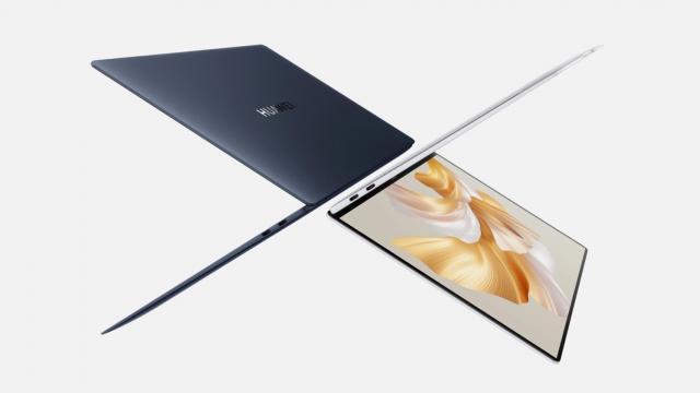 <b>Huawei anunță MateBook X Pro 2022 - Ultrabook puternic cu display 3K și refresh rate de 90Hz, cu CPU Intel Core Gen 12</b>Huawei a organizat ieri un eveniment important în cadrul căruia s-a aflat în lumina reflectoarelor noua versiune a sistemului său de operare - HarmonyOS 3.0. Alături de acesta a debutat și tableta Huawei MatePad Pro 11, dar și puternicul laptop MateBook X