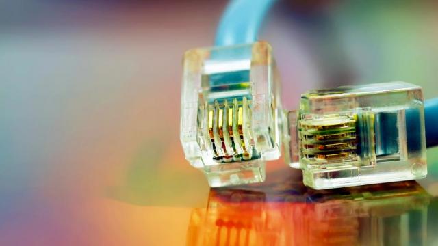 <b>ANCOM: Viteza medie de descărcare pentru internetul fix a crescut cu 40%, iar cea de încărcare cu 60% din 2020 până în 2021; Cum stăm cu internetul mobil?</b>Azi avem vești de la ANCOM (Autoritatea Națională pentru Administrarea și Reglementarea în Comunicații). Aflăm prin intermediul unui comunicat de presă că testele efectuate de utilizatori folosind platforma Netograf arată că viteza medie de download