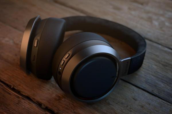 IFA 2020: Philips Fidelio L3 este o nouă pereche de căşti over the ear cu reducere a zgomotului de fond, autonomie de 30 ore