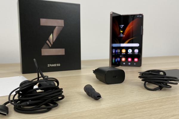 Samsung Galaxy Z Fold 2 - Unboxing