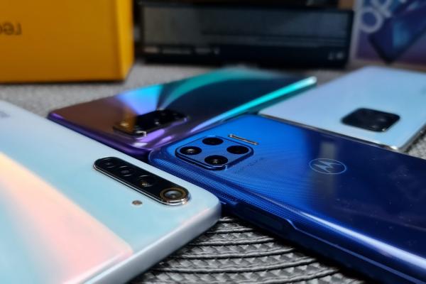 Mobicast #325: Dezbatere PC Master Race versus Console, lansare POCO X3, EMUI 11, ceasuri şi căşti Huawei, Android 11 + documentar Facebook nou