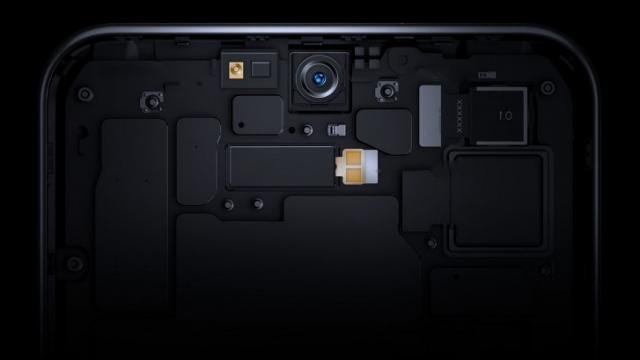 <b>IFA 2020: Primul telefon cu cameră sub ecran este aici - ZTE Axon 20 5G are dotări super-high-midrange</b>Aşa cum anticipat, ZTE a prezentat astăzi la IFA 2020 primul telefon cu cameră sub ecran, ZTE Axon 20 5G. Trebuie subliniat din start că acest telefon nu este un flagship, ci face parte din acea categorie specială de terminale super-high-midrange.