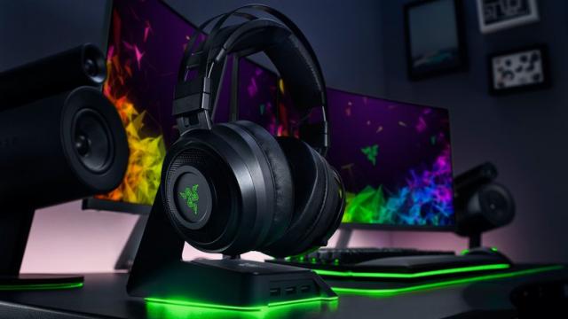 <b>REDUCERI REALE Altex: Televizor LED Hisense 4K de 126 cm, Căşti Gaming RAZER Nari + altele</b>Dacă e joi miroase deja a weekend pentru mulţi şi poate şi a şcoală pentru unii. Câtă vreme mai e vacanţă totuşi, e momentul să ne jucăm şi putem face trecerea la un televizor LED Smart 4K de 126 cm, precum cel Hisense aflat la oferta la Altex.