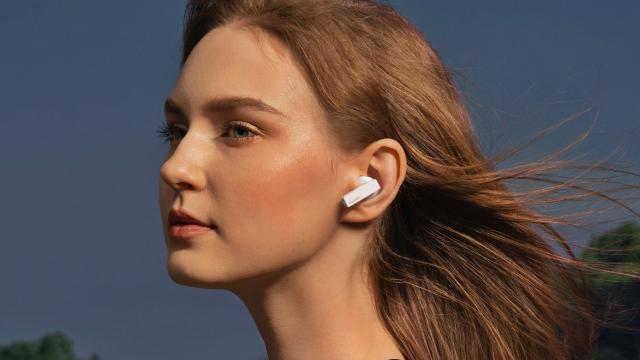 <b>Huawei anunţă căştile FreeBuds Pro: model compact TWS cu anulare a zgomotului de top; Debutează şi căştile neckband FreeLace Pro cu ANC</b>Huawei a organizat ieri un adevărat regal al purtabilelor, anunţând 2 ceasuri noi, dar şi 2 noi perechi de căşti. Ceasurile au primit un material dedicat, iar acum ne ocupăm de căşti. Se pare că zvonurile