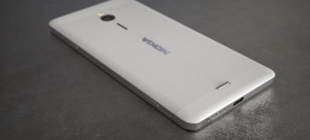Un concept de telefon Nokia C9 primeşte un clip video, în care iese în evidenţă corpul său metalic (Video)