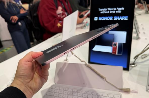 Honor MagicPad 4 - Fotografii hands-on, MWC 2026: Photo 01.03.2026, 15 24 09.jpg