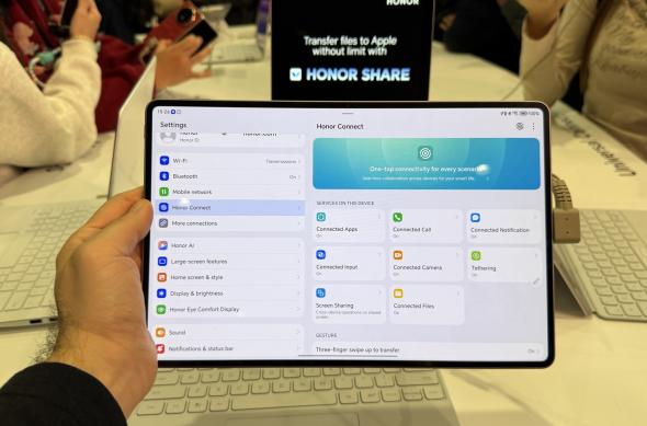 Honor MagicPad 4 - Fotografii hands-on, MWC 2026: Photo 01.03.2026, 15 26 30.jpg
