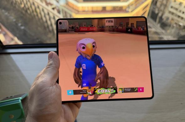 FIFA Heroes - Gameplay Motorola RAZR Fold, MWC 2026: Photo 01.03.2026, 18 03 15.jpg