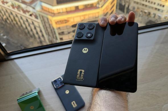 FIFA Heroes - Gameplay Motorola RAZR Fold, MWC 2026: Photo 01.03.2026, 18 01 37.jpg