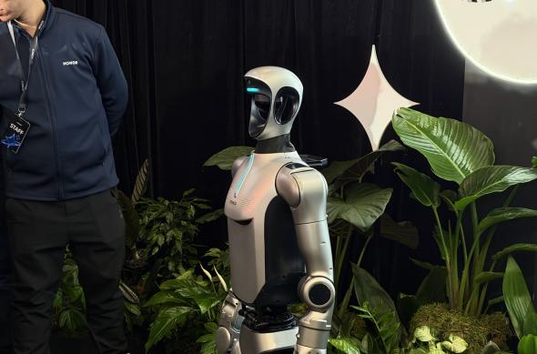 Honor Humanoid Robot - Fotografii MWC 2026: Photo 01.03.2026, 14 47 37.jpg