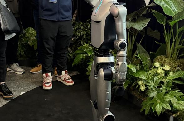 Honor Humanoid Robot - Fotografii MWC 2026: Photo 01.03.2026, 14 47 11.jpg