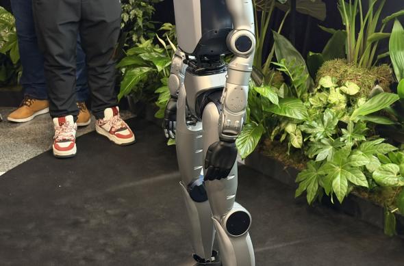 Honor Humanoid Robot - Fotografii MWC 2026: Photo 01.03.2026, 14 47 26.jpg