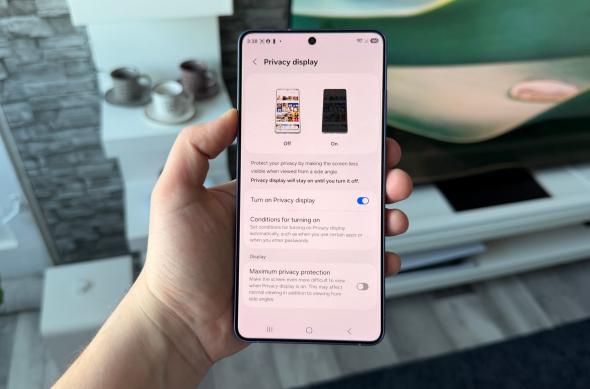Samsung Galaxy S26 Ultra - Privacy Display: Privacy_ (1).jpg