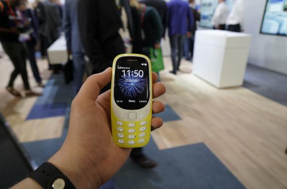 Nokia 3310 (20177), fotografii hands-on de la MWC 2017 din Barcelona: Nokia 3310 (2017).JPG