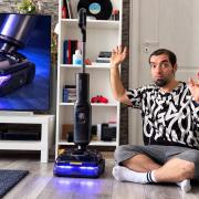 Roborock F25 Ultra Review: Inovație cu apă fierbinte și abur într-un aspirator vertical ultra-performant, gata de orice pete (uscate, umede, uleioase)