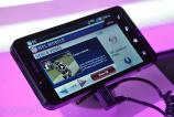 lg_revolution_hand_on_06.jpg