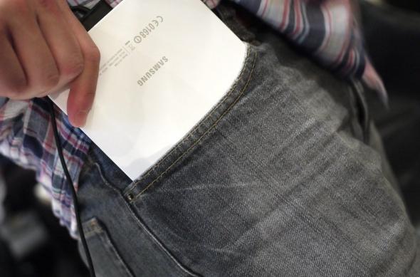 Marea buzunareala: Samsung Galaxy Tab, tablet de buzunar? (Video): samsung_galaxy_tab_12.jpg