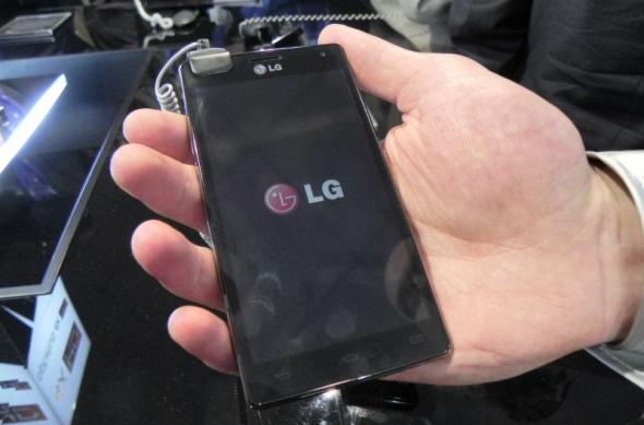 MWC 2012: LG Optimus 4X HD video preview - telefon quad core elegant În acțiune (Video): dscn0259jpg.jpg