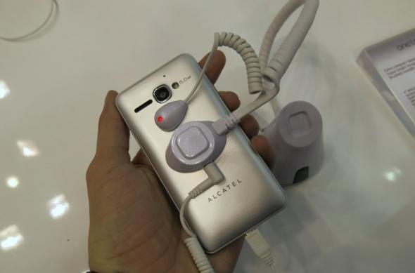 MWC 2013: Alcatel One Touch Star hands on - e loc și pentru midrange la MWC! (Video): alcatel_one_touch_star_06jpg.jpg