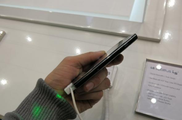 MWC 2013: LG Optimus L5 II Într-un scurt preview, telefon de buget al anului 2013 (Video): lg_optimus_l5_ii_06jpg.jpg