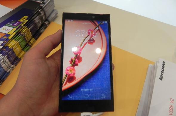 IFA 2014: Lenovo Vibe Z2 hands on - telefon selfie midrange cu carcasă din aluminiu (Video): dscn9481jpg.jpg
