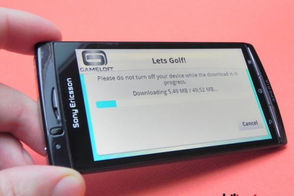 Review Sony Ericsson Xperia Arc S - mult din Xperia Arc, puțin În plus și o promisiune de evoluție (Video)