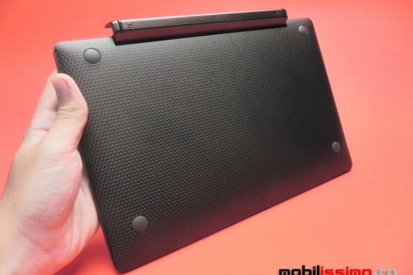 Review ASUS Eee Pad Transformer - hitul internațional se afirmă pe masa noastră de teste (Video)