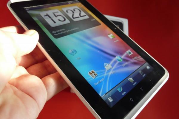 HTC Flyer, prima tabletă Gingerbread cu HTC Sense scoasă din cutie (Video)