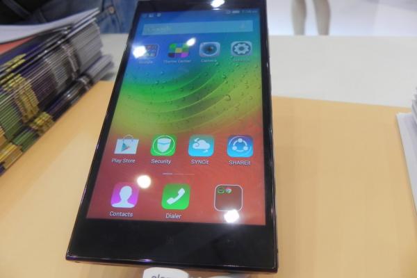 IFA 2014: Lenovo Vibe Z2 hands on - telefon selfie midrange cu carcasă din aluminiu (Video)