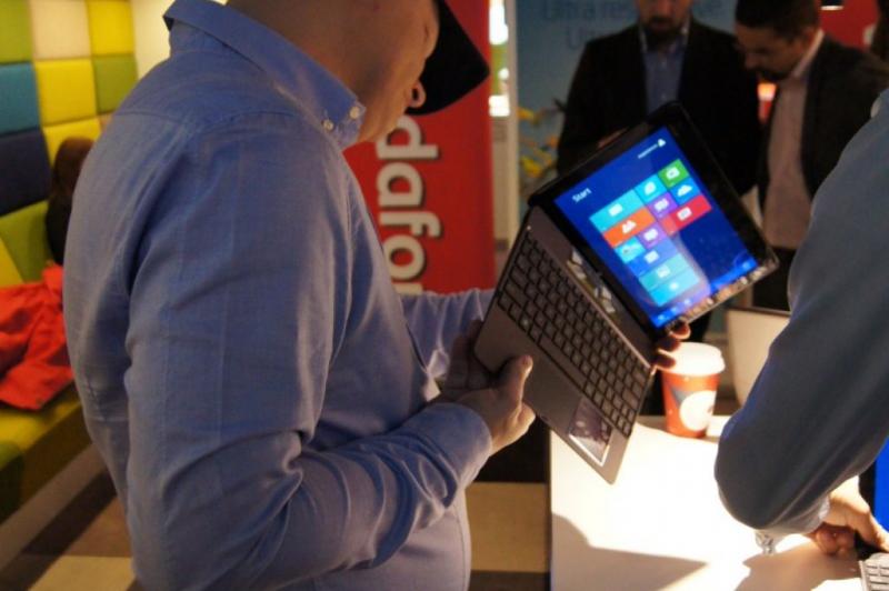 Lansare Vodafone pentru tablete și portabile ASUS cu Windows RT / Windows 8 [video]: lansare_vodafone_asus_2.jpg