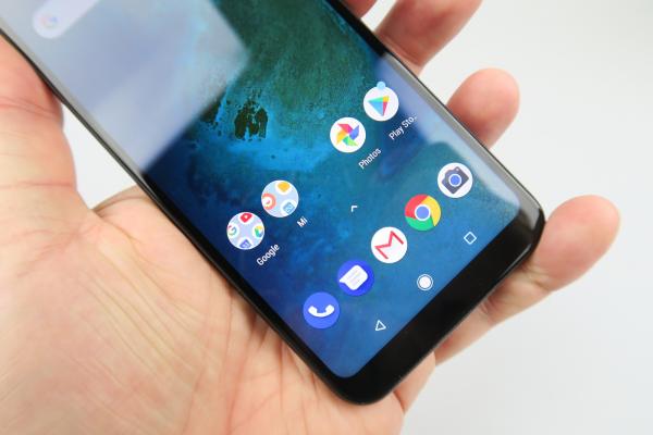 Xiaomi Mi A2 Lite: Acustică cu bas modest, volum OK, nu sparge topurile