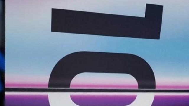 <b>Precomenzile lui Samsung Galaxy S10 încep pe 21 februarie; Iată detalii</b>Samsung Galaxy S10 va deveni oficial peste fix 2 săptămâni şi până atunci mai aflăm câteva detalii despre disponibilitatea sa. Deja data de 8 martie e bătută în cuie pentru sosirea în magazine, iar azi aflăm că produsul îşi începe 