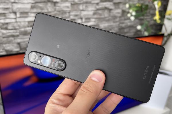 Sony Xperia 1 V: Design prizabil în Japonia, cu farmec clar şi dincolo de nișă