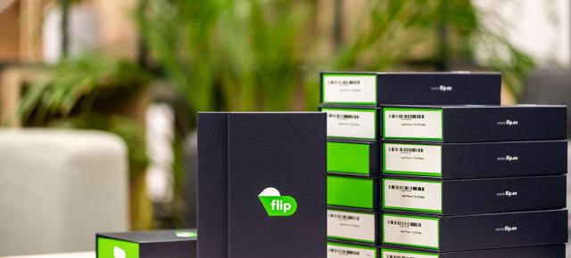 Acum îţi poţi duce telefonul vechi în showroom-urile eMAG printr-un parteneriat cu Flip.ro (Buyback)