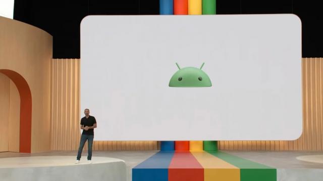 <b>Android are acum un logo actualizat iar simpaticul roboțel verde suferă o transformare 3D</b>Google aduce în această vară un suflu nou pentru logo-ul Android iar alături de acesta avem prezent în continuare simpaticul cap de roboțel verde care la rândul său suferă o modificare, una 3D. Descoperim pentru început faptul că numele