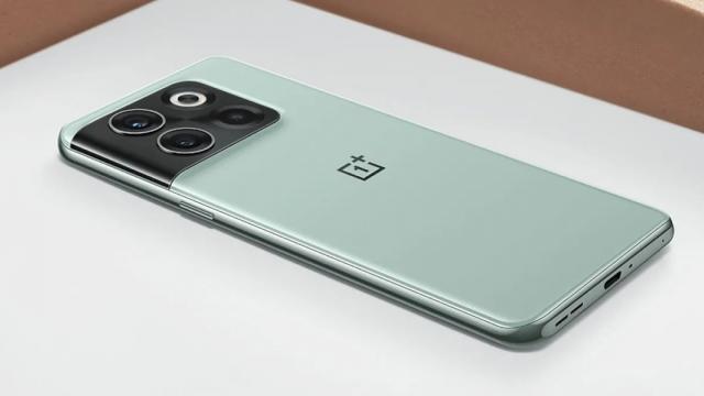 <b>Turul Magazinelor #1293: Redmi Note 12S şi OnePlus 10T la preţ bun, ofertă la laptop gaming, iPhone Pro Max SH</b>Finalul de lună iunie ne aduce oferte la foste flagship-uri... sau chiar unele actuale. Stocurile se golesc, se face loc pentru flagship-urile din a doua parte a anului. Turul Magazinelor #1293 le însumează, cu sute bune de lei sub preţurile iniţiale