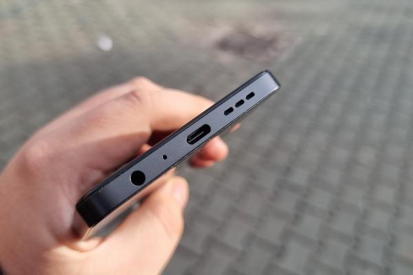 TCL 50 NXTPAPER 5G: Smartphone-ul cu autonomie de până la 7 zile, dar doar în anumite condiții