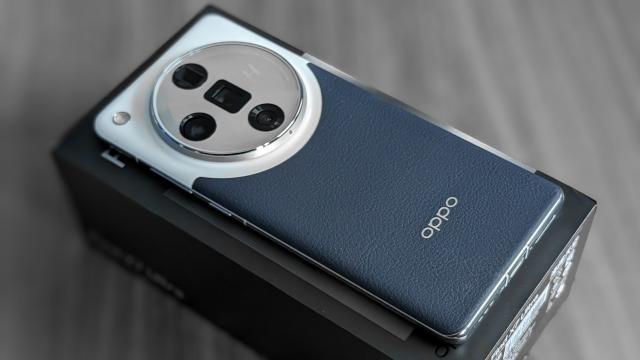 <b>OPPO Find X8 Ultra ne va încânta cu două camere periscop telephoto; Iată cum arată setup-ul său</b>Anul 2025 ne va aduce și noi terminale cameraphone, iar aici mă gândesc la Xiaomi 15 Ultra, vivo X200 Ultra și la OPPO Find X8 Ultra, despre care avem noi informații chiar astăzi prin intermediul zvonacului Digital Chat Station