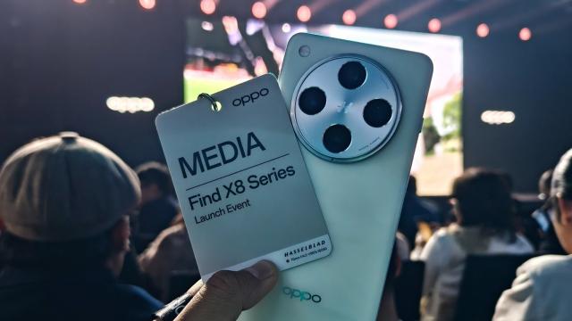 <b>OPPO va organiza două evenimente majore de lansare anual începând din 2025; Ce smartphone-uri urmează a fi prezentate?</b>OPPO a lansat la sfârșitul acestui an două smartphone-uri de top: Find X8 și Find X8 Pro. Potrivit zvonurilor, la începutul anului 2025 urmează să sosească modele ca Find X8 Ultra, Find X8 Mini, dar și pliabilul Find N5. Ei bine, un executiv al companiei