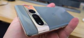 Google Pixel 7 Pro Unboxing: spatele începe să îmi placă, dar ce ne facem cu Tensor G2, 5G? (Video)