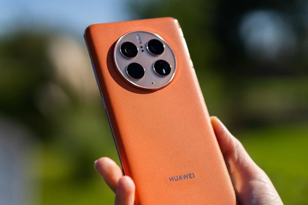 Huawei Mate 50 Pro: Camera cu pretenţii de DSLR la Bokeh, excelentă noaptea şi la stabilizare