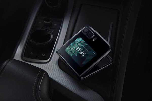 Preț și disponibilitate Motorola RAZR 2022 în România