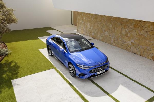 Mercedes-Benz CLA este acum electric, cu autonomie de până la 792 km, asistent virtual ce folosește AI-ul generativ