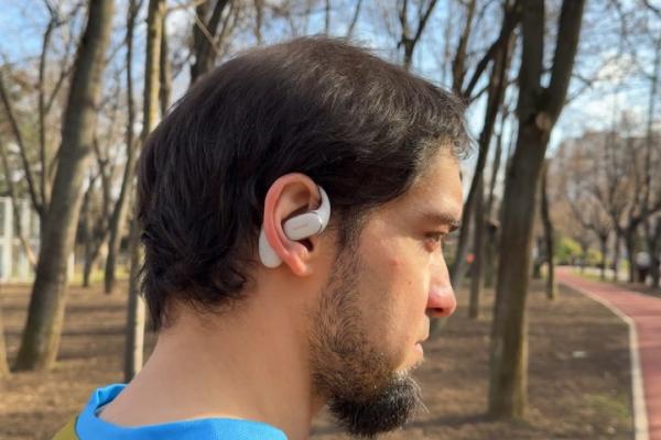 Huawei FreeArc Review: căștile open-ear super ancorate pe urechea și rutina ta, la suma corectă!