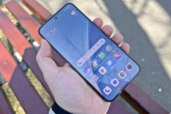 Xiaomi 15: OS, UI, aplicaţii cu un plus de AI pentru HyperOS 2.0, dar oare suficienţi ani de actualizări?